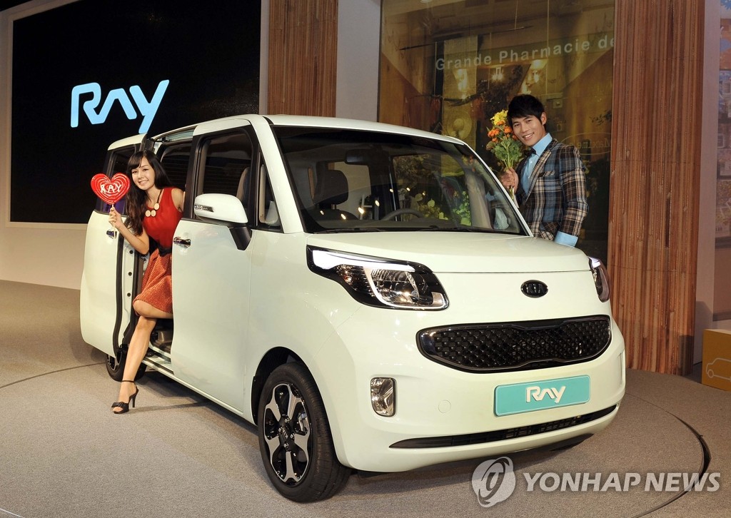 起亚汽车推介首款量产型电动车rayev