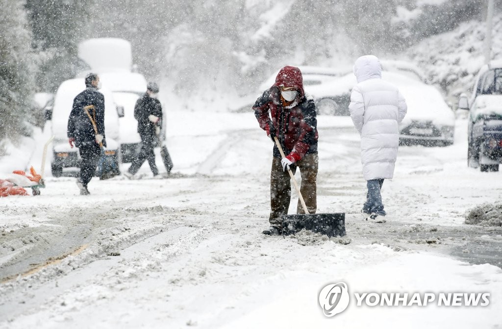 北极寒潮席卷韩国 雪后寒最低零下30度