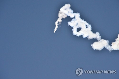 朝中社13日报道称，朝鲜12日成功试射北极星2型导弹。图片仅限韩国国内使用，严禁转载复制。（韩联社/朝中社）