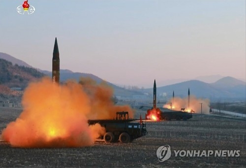朝鲜中央电视台7日公开了前一天射弹的现场图片。图片仅限韩国国内使用，严禁转载复制。（韩联社/朝鲜央视）