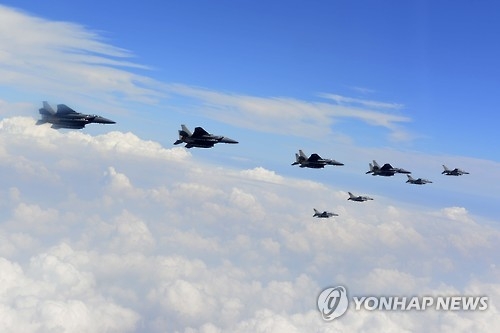 资料图片：韩美空军战机飞行。（韩联社）