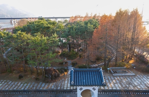 收集270多种植物的杨平“洗美园”植物园（韩联社记者成演在摄）