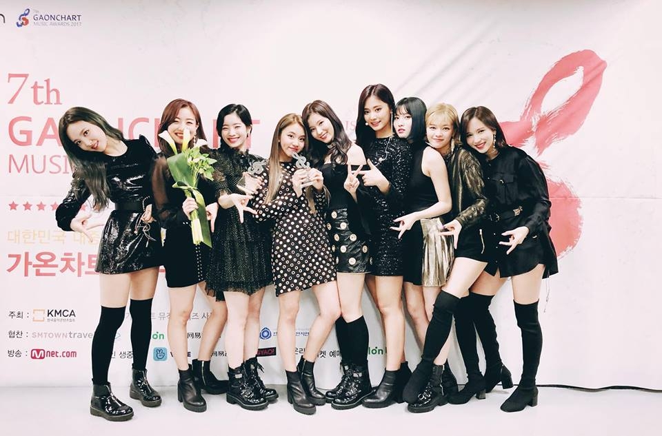 女团TWICE（官网脸谱）