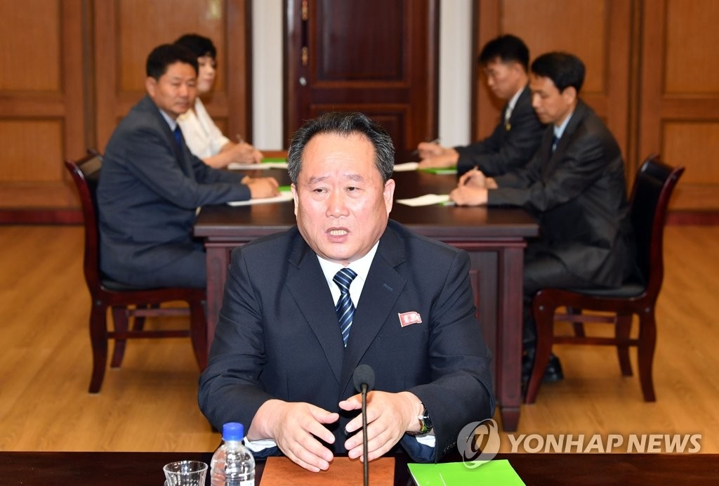 8月13日，韩朝高级别会谈在板门店举行，朝鲜祖国和平统一委员会委员长李善权发言。韩联社/联合采访团 