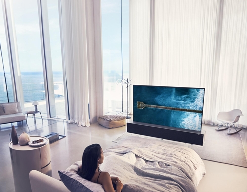 LG电子可卷曲OLED电视“SIGNATURE OLED TV R”（LG电子供图）