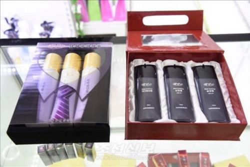 图为平壤第一百货商店正在销售的“春香气”产品。图片仅限韩国国内使用，严禁转载复制。（韩联社/朝鲜新报）