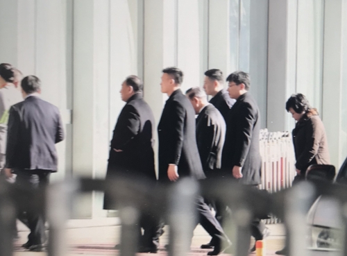 资料图片：当地时间1月21日下午12时35分许，金英哲一行抵达北京首都机场。（韩联社）