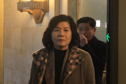 当地时间11月22日，在莫斯科，崔善姬在会谈后走出俄罗斯外交部。 韩联社