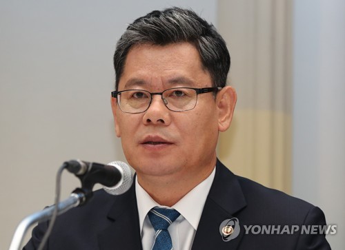 12月2日，在首尔韩国新闻中心，韩国统一部长官金炼铁受宽勋俱乐部之邀参加讨论会并发表主旨演讲。韩联社
