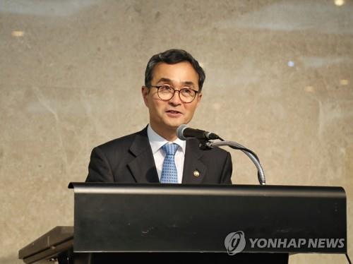 资料图片：韩国特许厅厅长朴原住 韩联社