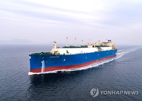 资料图片：韩国大宇造船海洋建造的LNG船 韩联社/大宇造船海洋供图（图片严禁转载复制）