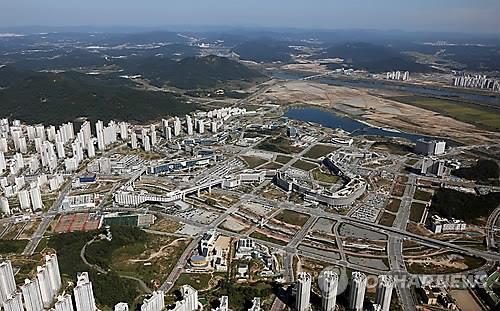 资料图片：韩国中央政府世宗办公楼全景 韩联社