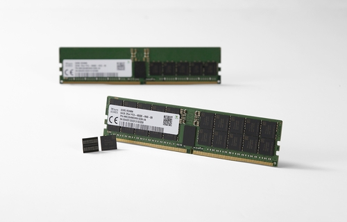 资料图片：SK海力士全球率先推出的第二代10纳米级DDR5 DRAM 韩联社/SK海力士供图（图片严禁转载复制）