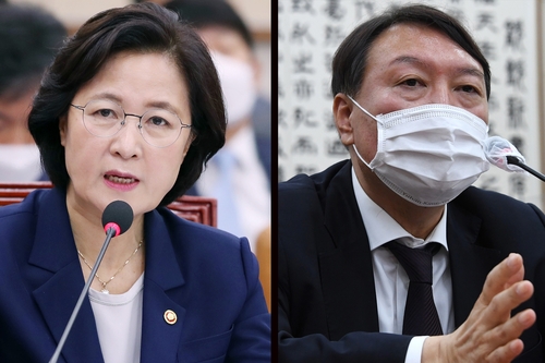 资料图片：法务部长官秋美爱（左）和检察总长尹锡悦 韩联社