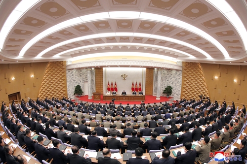 据朝中社9日报道，朝鲜8日召开第八届中央委员会第二次全体会议。 韩联社/朝中社（图片仅限韩国国内使用，严禁转载复制）