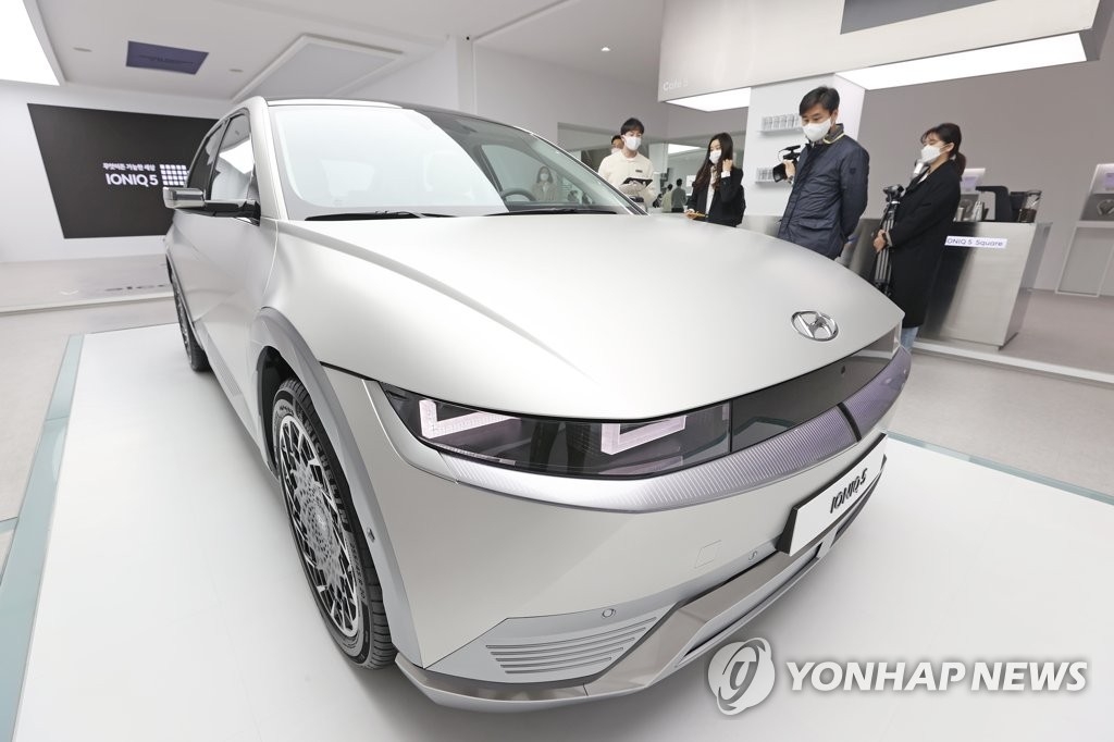 3月17日，现代汽车在首尔龙山区的艾尼氪5广场举行“艾尼氪5”发布会。韩联社