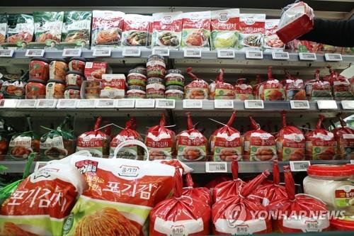 资料图片：首尔市区一家超市的泡菜货架 韩联社