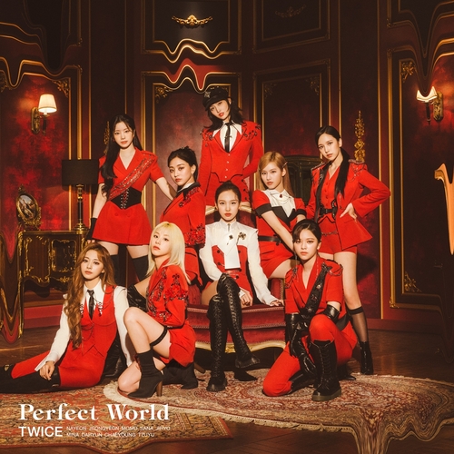 《Perfect World》专辑封面 JYP娱乐供图（图片严禁转载复制）