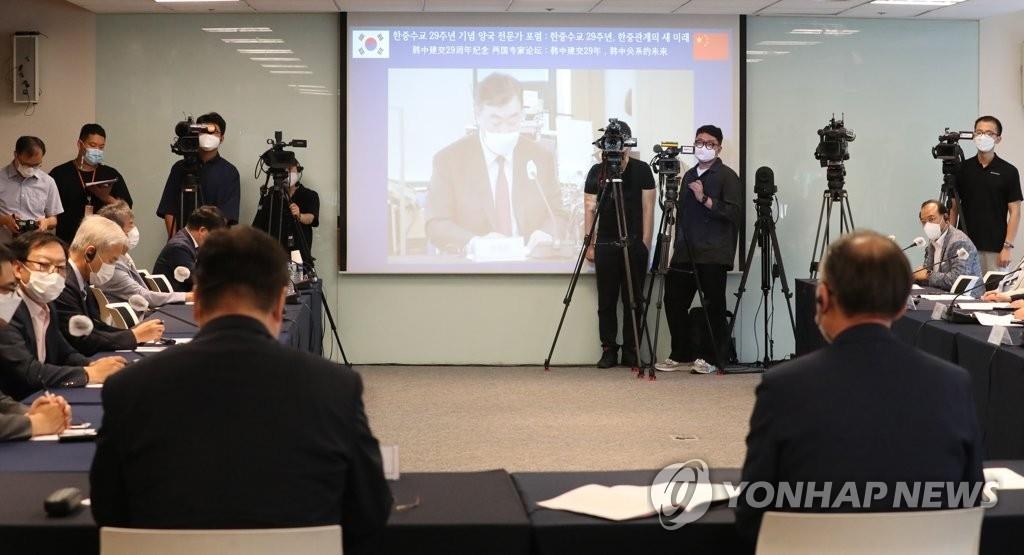 8月11日，在首尔萨默塞特宫酒店，中国驻韩大使邢海明出席韩中专家论坛。 韩联社