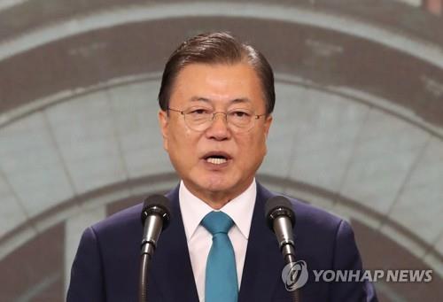 8月15日，在首尔中区“文化站首尔284”大楼，韩国总统文在寅出席韩国光复76周年庆祝仪式并致辞。 韩联社