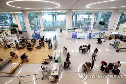 资料图片：仁川国际机场第二航站楼入境大厅 韩联社