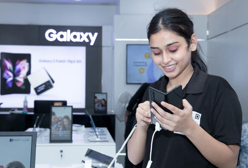Galaxy Z Flip3在印度掀预售热潮。 韩联社/三星电子印度法人供图（图片严禁转载复制）