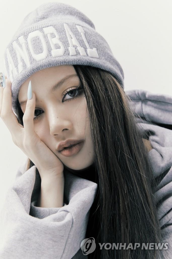 资料图片：LISA 韩联社/YG娱乐供图（图片严禁转载复制）