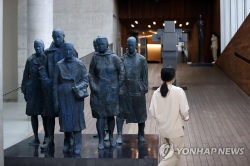 10月5日，LEEUM美术馆在重新开放前举行媒体预览会。 韩联社