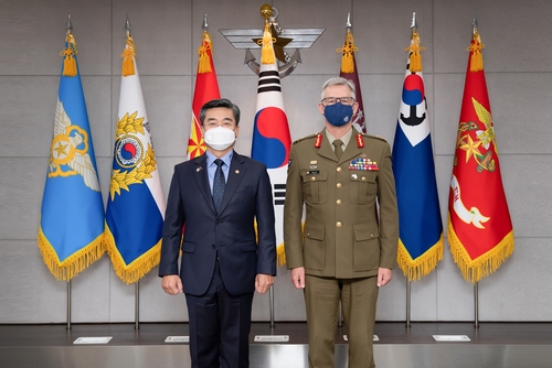 韩防长会见澳大利亚陆军参谋长共商国防合作