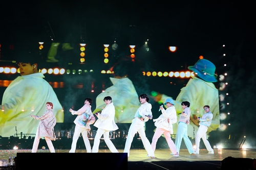 防弹少年团“BTS Permission to Dance ON STAGE”洛杉矶站演唱会舞台 BIGHIT MUSIC供图（图片严禁转载复制）