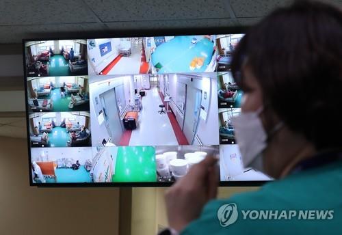韩首都圈新冠重症病床使用率逼近九成