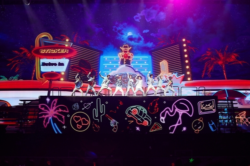 NCT 127世界巡演首尔站现场照 韩联社/SM娱乐供图（图片严禁转载复制）