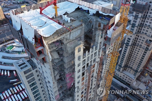 韩光州外墙坍塌楼承建商所有项目施工被叫停