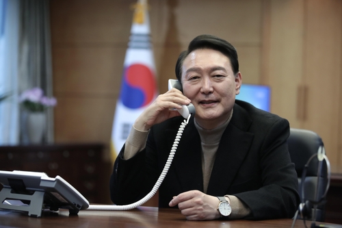3月14日，韩国候任总统尹锡悦与英国首相约翰逊通电话。 国民力量供图（图片严禁转载复制）