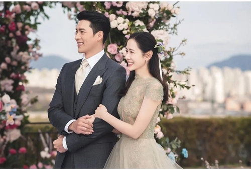 玄彬（左）和孙艺珍的婚礼 VAST娱乐供图（图片严禁转载复制）