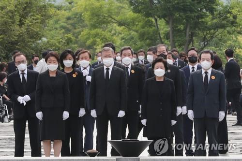 详讯：韩前总统卢武铉逝世13周年悼念仪式举行