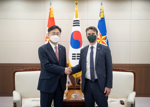 韩国副防长会见澳大利亚外交部部长助理