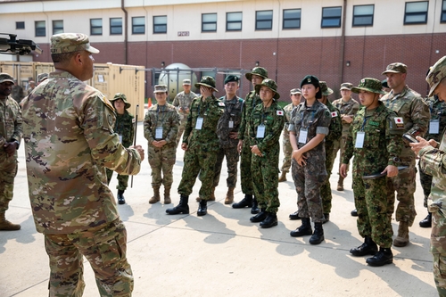 美国第八集团军司令部7月10日表示，由司令部主办的韩美日初级军官交流研讨会于本月4日至8日在驻韩美军平泽基地“汉弗莱斯营”举行。 美第八军团供图（图片严禁转载复制）