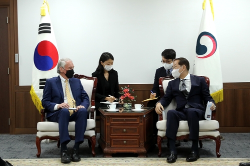 韩统一部长会见美参议院亚太小组主席