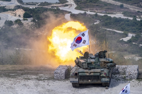 韩军演示机动武器 首推人机协同作战系统