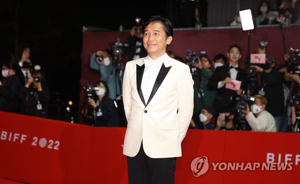 10月5日，在釜山海云台，演员梁朝伟亮相釜山国际电影节。 韩联社