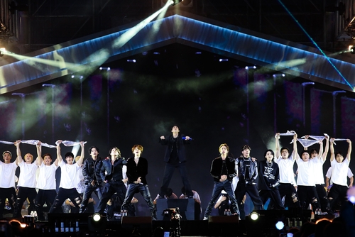 10月15日，在在釜山亚运会主体育场，防弹少年团为助力釜山市申办2030年世博会举办演唱会“BTS <Yet To Come> in BUSAN”。 BIGHIT MUSIC供图（图片严禁转载复制）