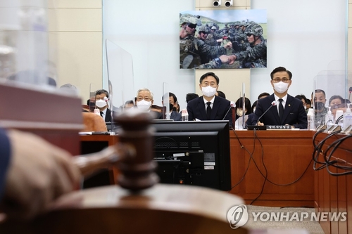 11月4日，韩国国会国防委员会召开全体会议，表决通过“谴责朝鲜弹道导弹挑衅及敦促朝鲜停止挑衅的决议案”。 韩联社