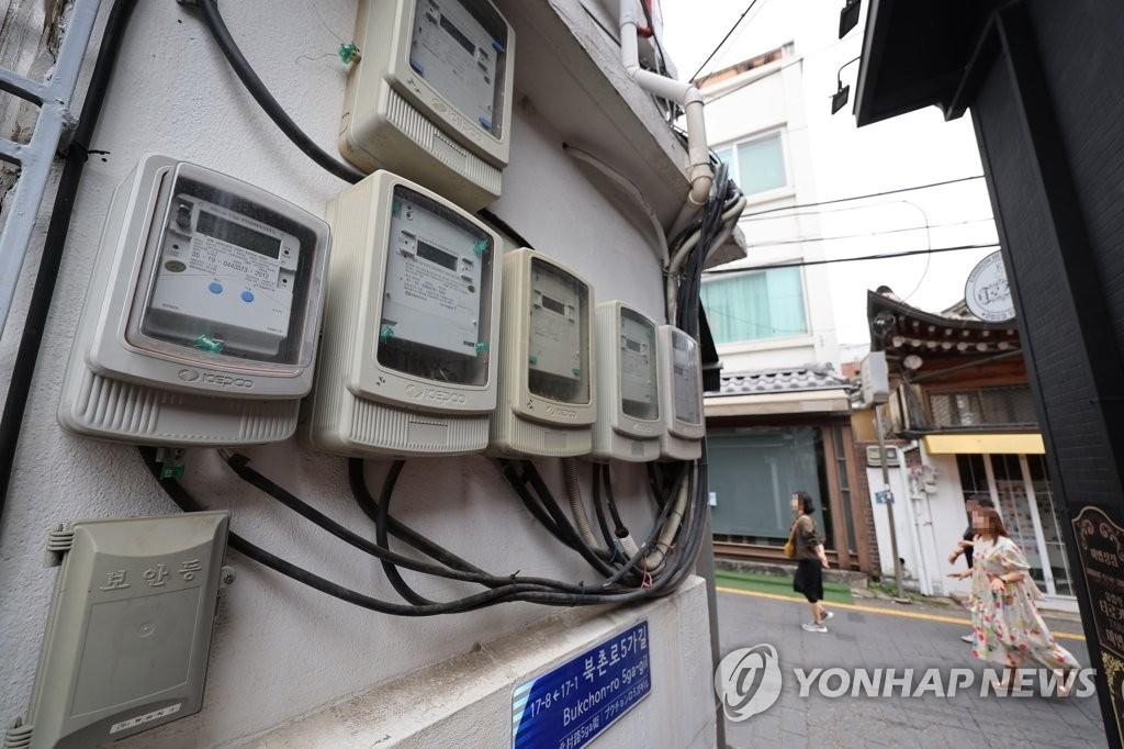资料图片：首尔市一住房电表 韩联社