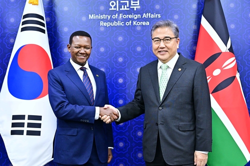 韩国和肯尼亚外长在首尔举行会谈