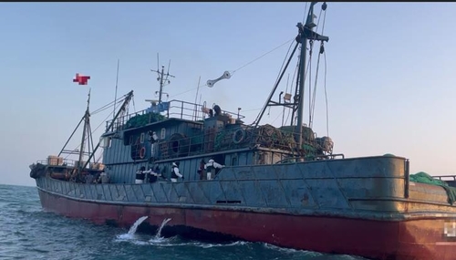 被扣押的中国渔船 木浦海警供图（图片严禁转载复制）