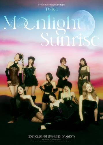 资料图片：TWICE第二张英文单曲专辑《MOONLIGHT SUNRISE》的预告照 韩联社/JYP娱乐供图（图片严禁转载复制）
