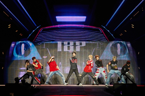 NCT 127墨西哥城演唱会现场照 SM娱乐供图（图片严禁转载复制)