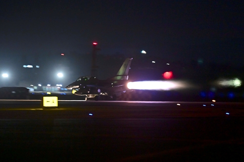 韩空军主力部队一连两天开展跨昼夜演习
