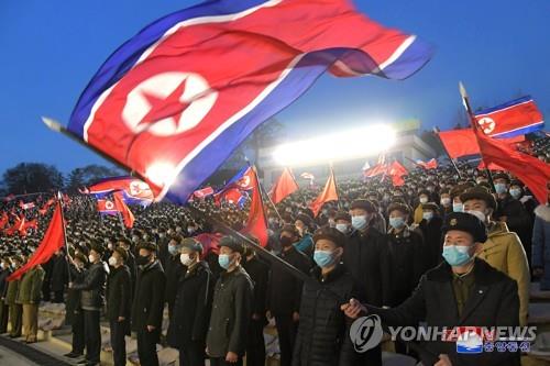 资料图片：朝鲜青年请愿参军复队。 韩联社/朝中社供图（图片仅限韩国国内使用，严禁转载复制）